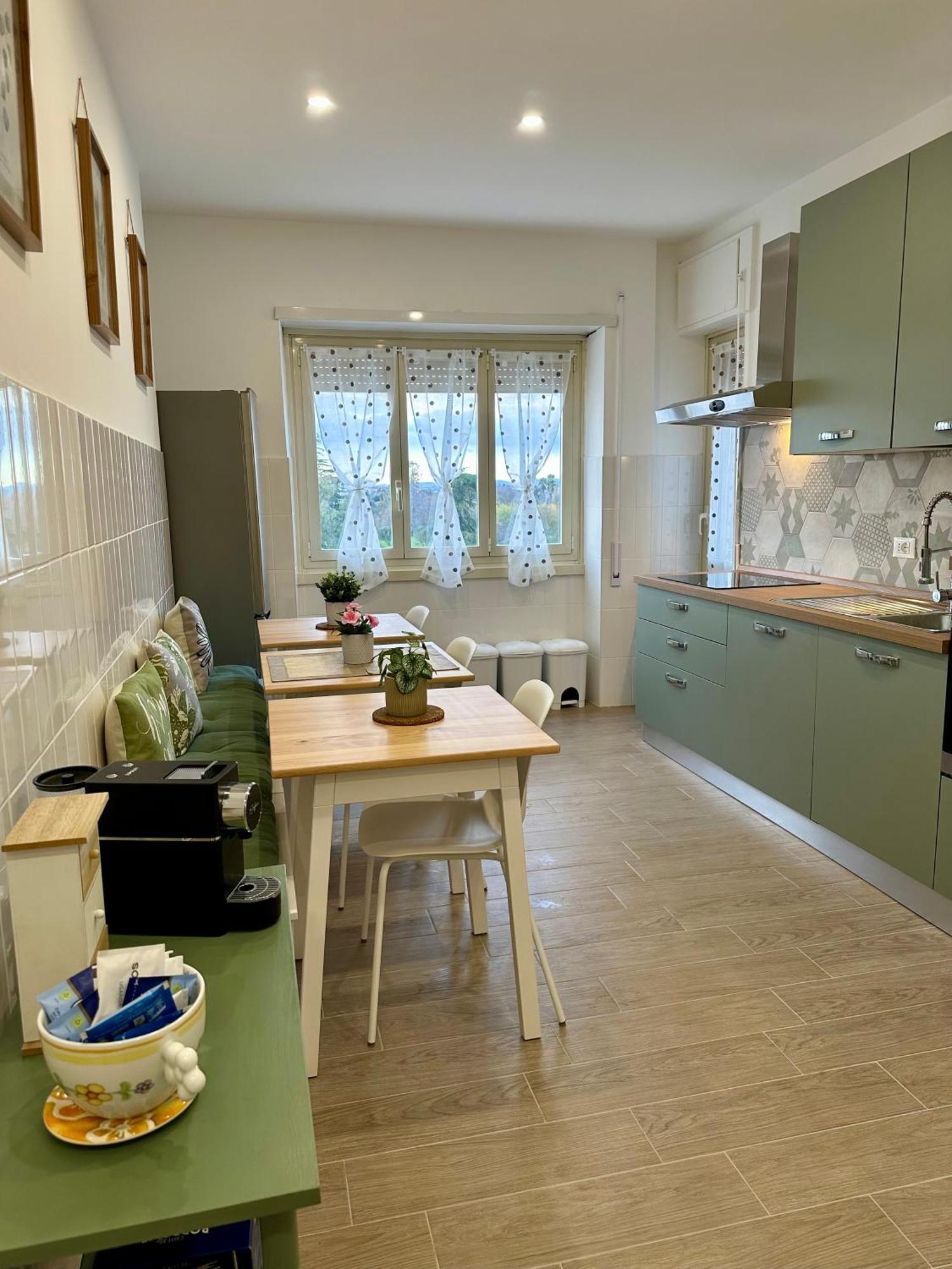 Monti Tiburtini Roma Guest House Bagian luar foto
