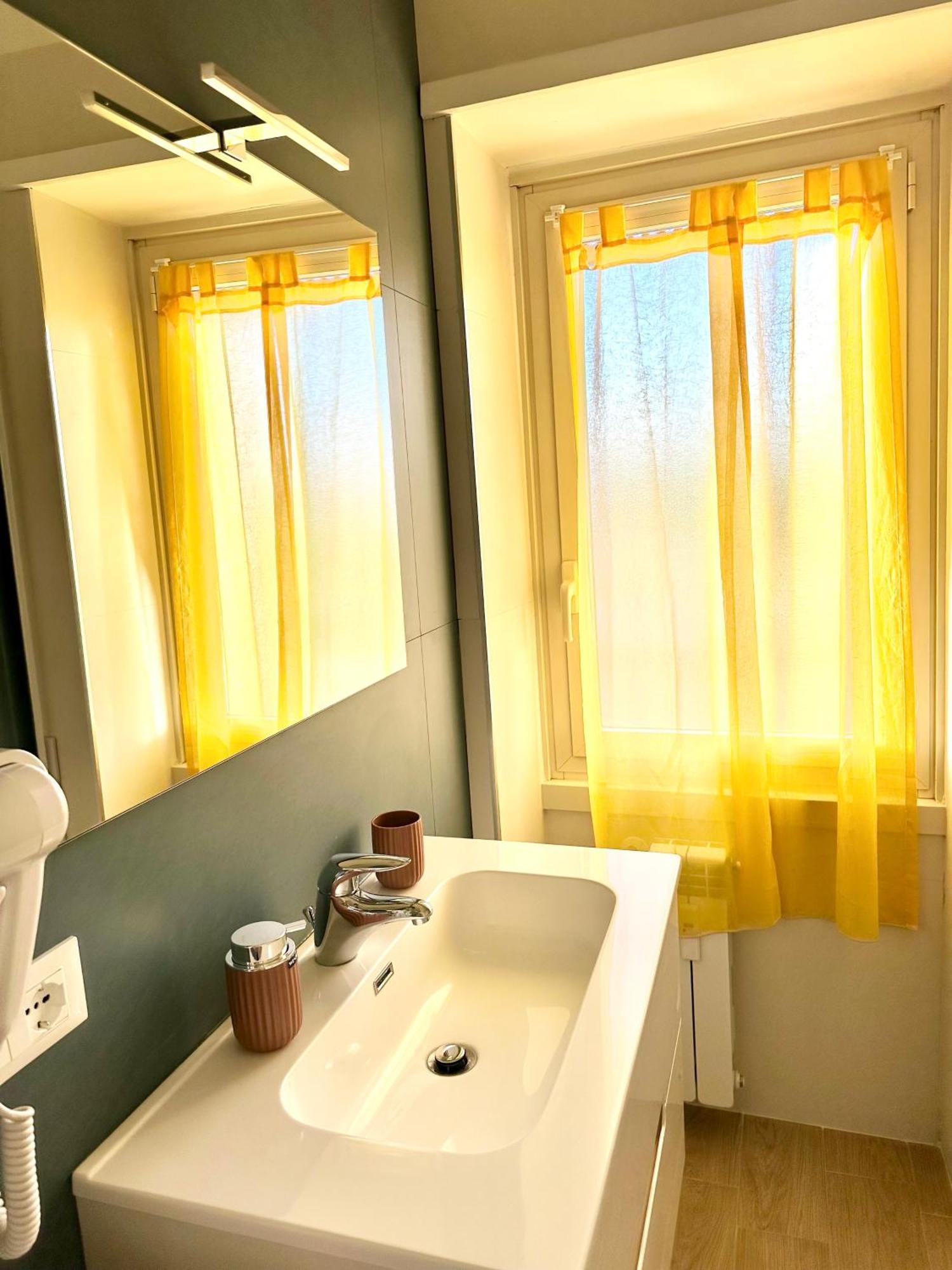 Monti Tiburtini Roma Guest House Bagian luar foto